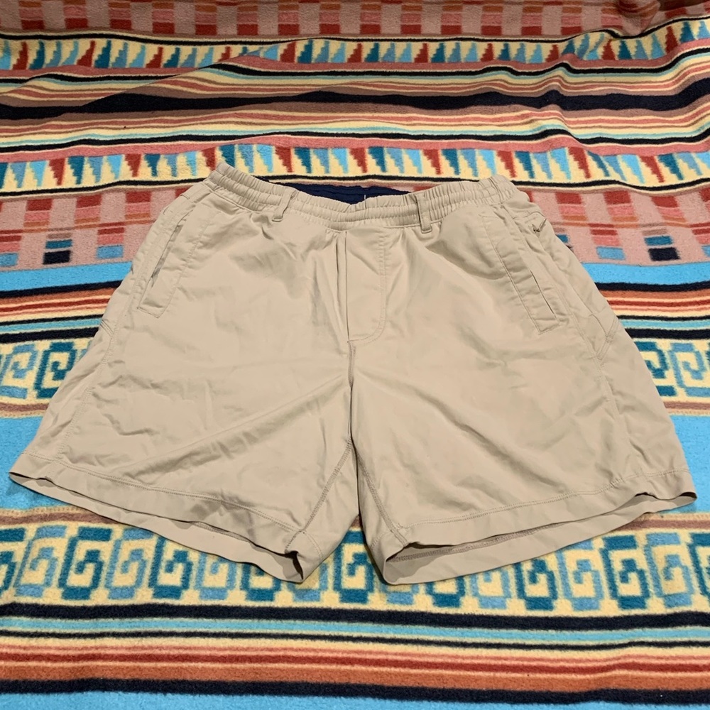 Birddogs Shorts (Size L)
